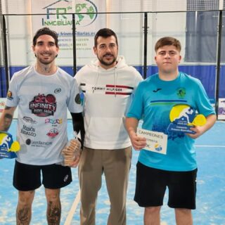 Desde el Club de Pádel Andújar queremos dar las gracias a todos los jugadores y jugadoras que han participado en este torneo. Ha sido un fin de semana lleno de gran pádel, compañerismo y buen ambiente, que demuestra una vez más la gran comunidad que tenemos en el club. 💪🎾
👏 Enhorabuena a todas las parejas participantes por el nivel mostrado en pista y, especialmente, a los campeones y subcampeones de cada categoría.
🙏 También queremos agradecer de forma especial a nuestros patrocinadores, que hacen posible que sigamos organizando eventos como este.
Gracias por vuestro apoyo al deporte y al pádel en nuestra ciudad.
📸 Os dejamos algunos momentos del torneo.
¡Nos vemos en la próxima competición!